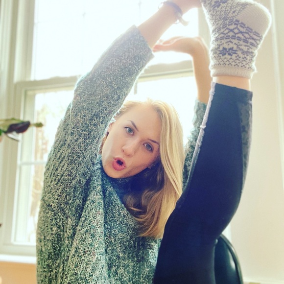 Meet your Posher, Hannah - Picture 1 of 1